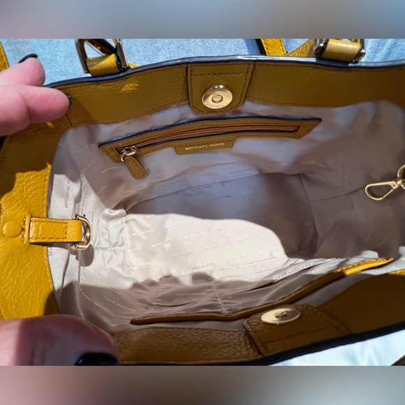 Michael Kors small crossbody tote bag - Picture 3 of 8